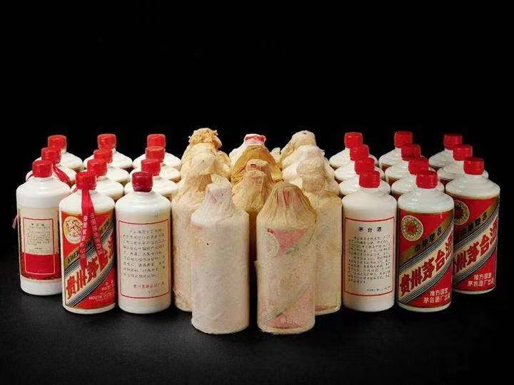 瓦房店日照岚山回收酒价格哪里回收(附近上门回收茅台酒）?